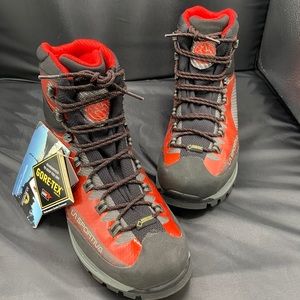 GoreTex LA Sportiva 3D Flex Red Black Gray Hiking